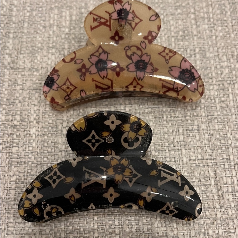 LV Logo Hair Claw Clip Duo - Black and Tan